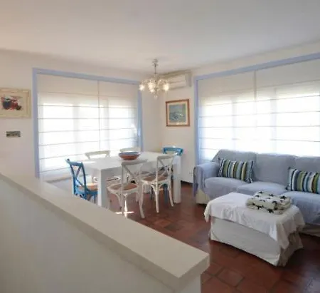 Sleeps 8 Pool Air Con Villa *