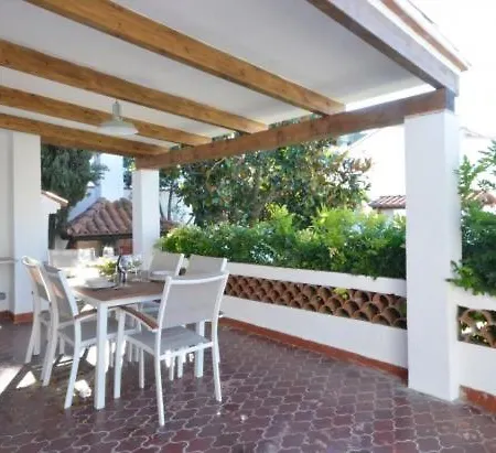 Sleeps 8 Pool Air Con Villa *