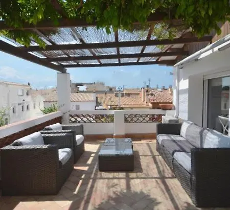 Sleeps 8 Pool Air Con Villa